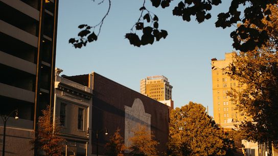 Arkansas Climbs to #6 in National Economic Outlook Ranking, Strengthening Appeal for Relocators and Businesses